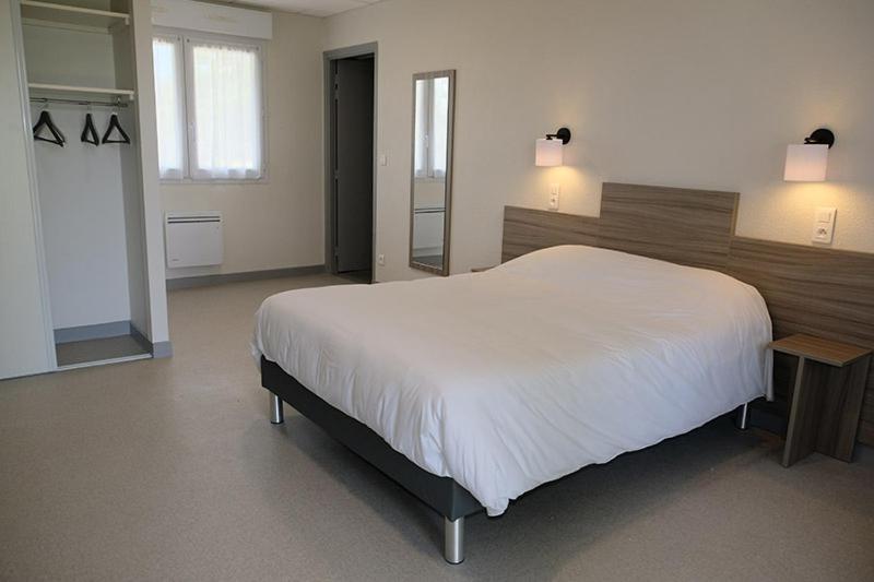 Les Quatre Vents Hotel Courpiere ภายนอก รูปภาพ