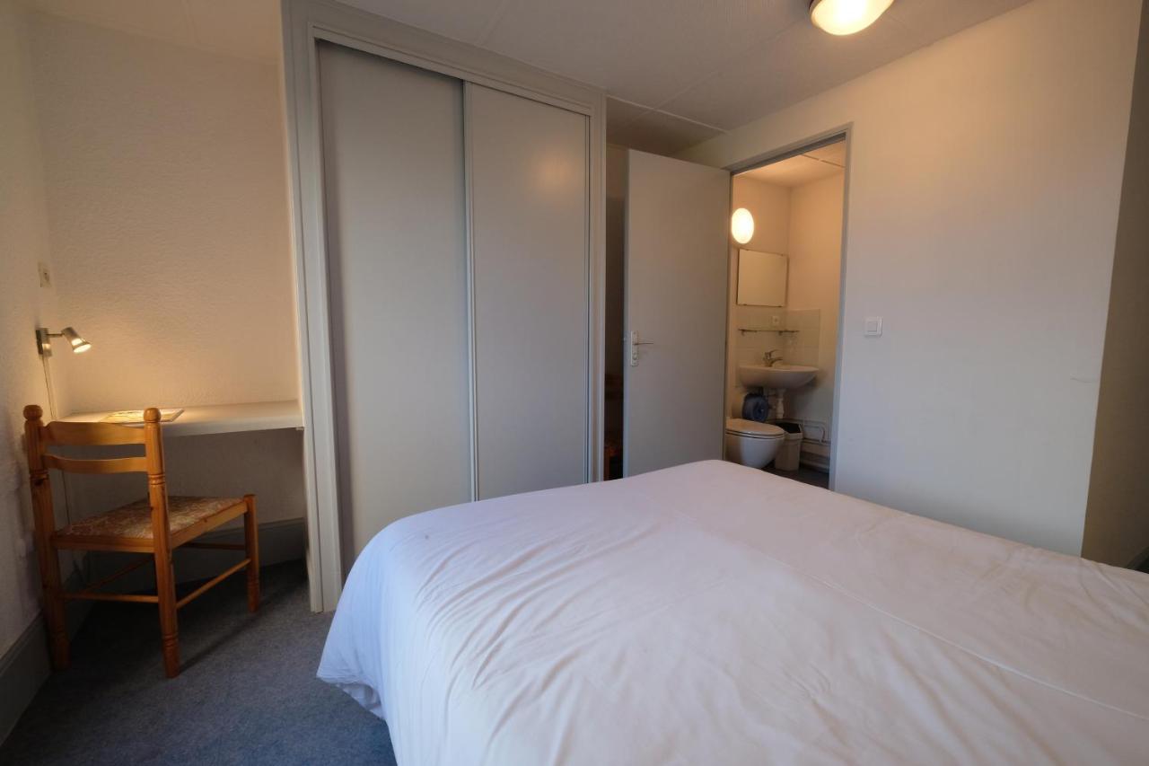 Les Quatre Vents Hotel Courpiere ภายนอก รูปภาพ