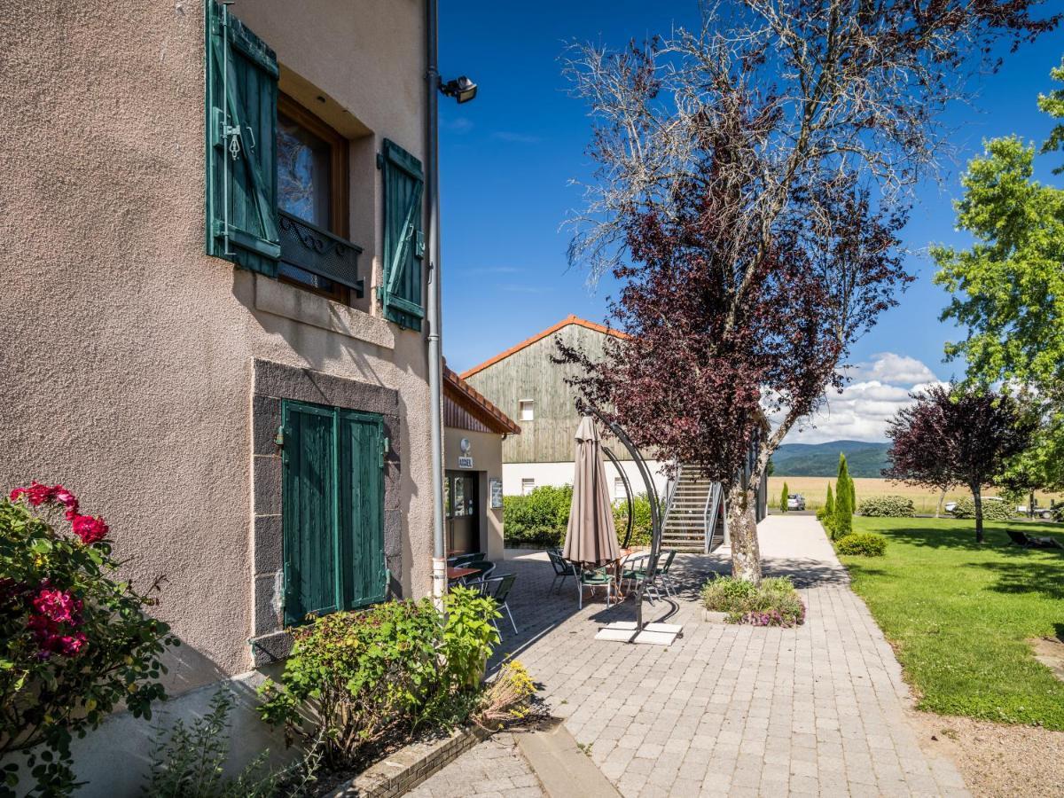 Les Quatre Vents Hotel Courpiere ภายนอก รูปภาพ