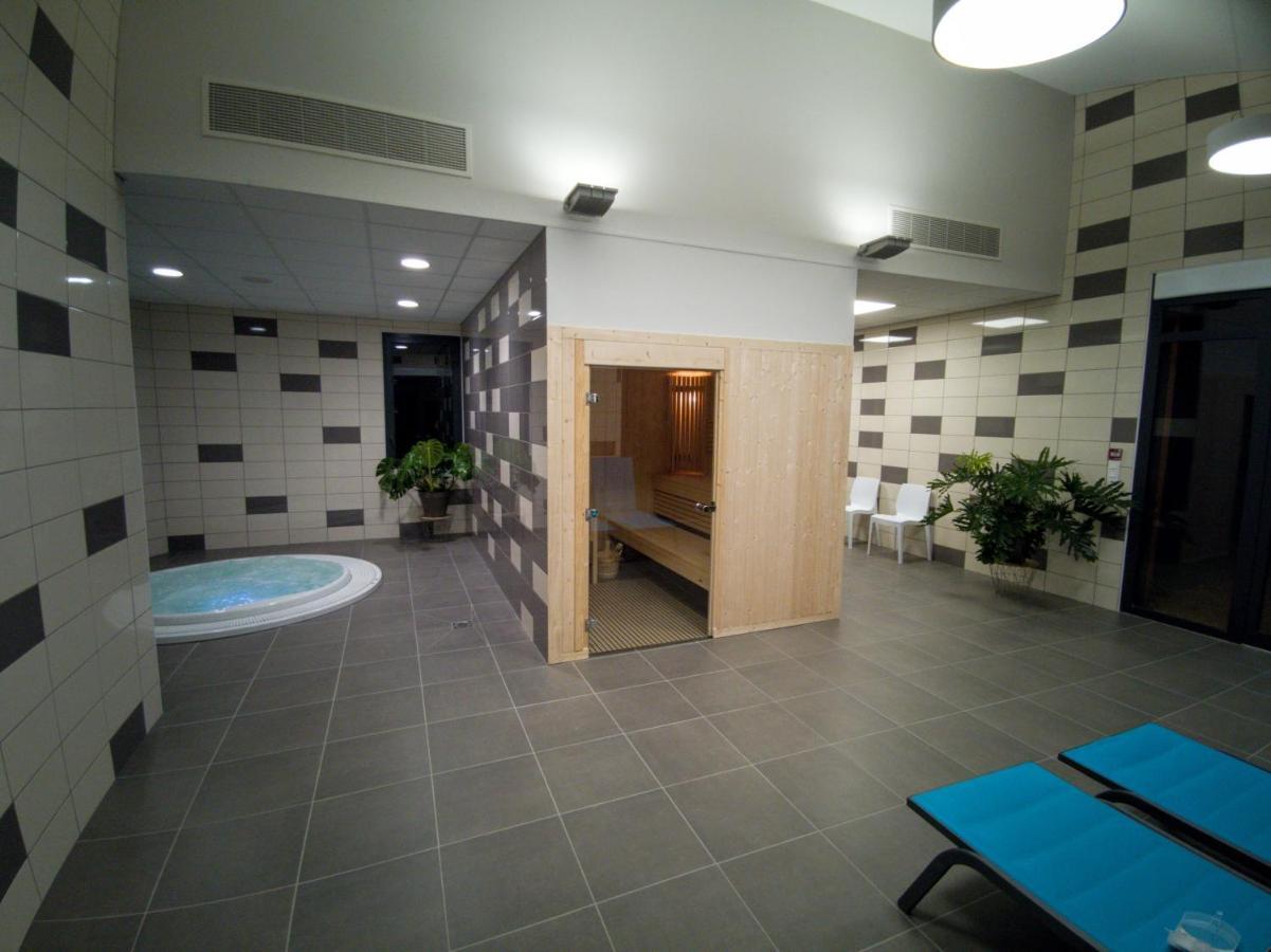 Les Quatre Vents Hotel Courpiere ภายนอก รูปภาพ