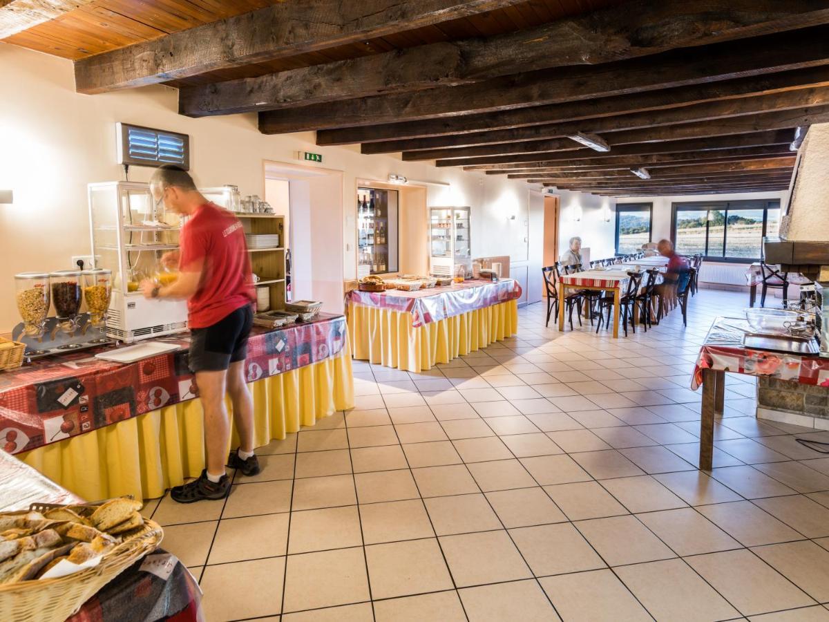 Les Quatre Vents Hotel Courpiere ภายนอก รูปภาพ